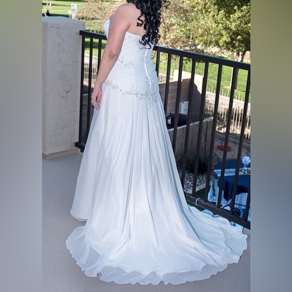 David's Bridal Ivory Strapless A-Line Wedding Dress with Train